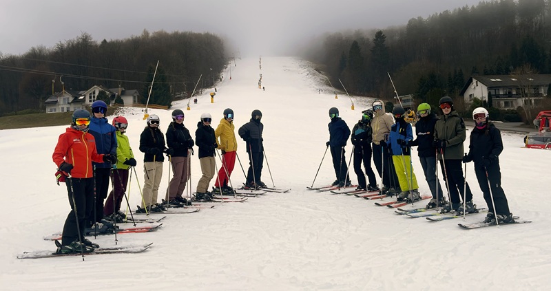 Voller Einsatz auf der Piste – Sichtung für Schüler-Skilehrer-Ausbildung am Burggymnasium Altena