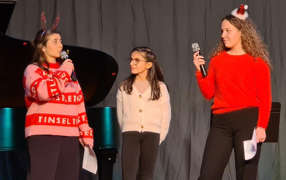 Christmas-Show versetzt Schulgemeinde in vorweihnachtliche Stimmung